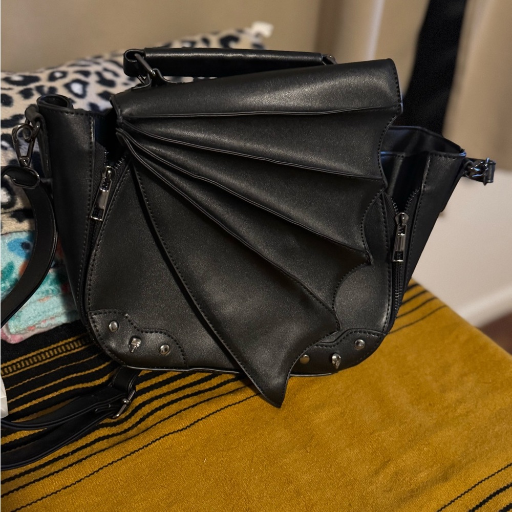 Lost Queen Womens Black Gwendolyn Bag